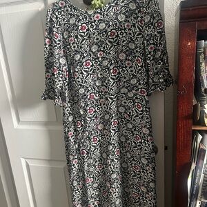 Chic Black and White Floral Long Sleeve Dress